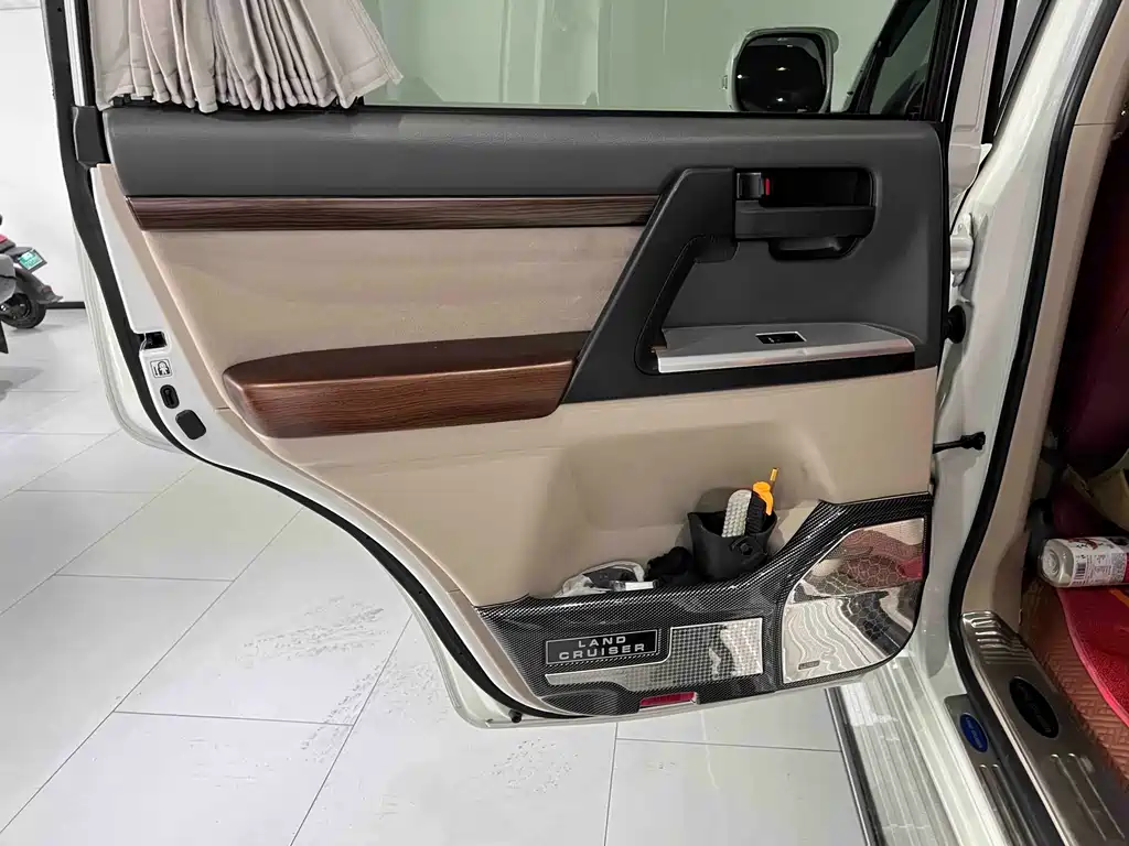 Toyota Land Cruiser 2020 — фото 19