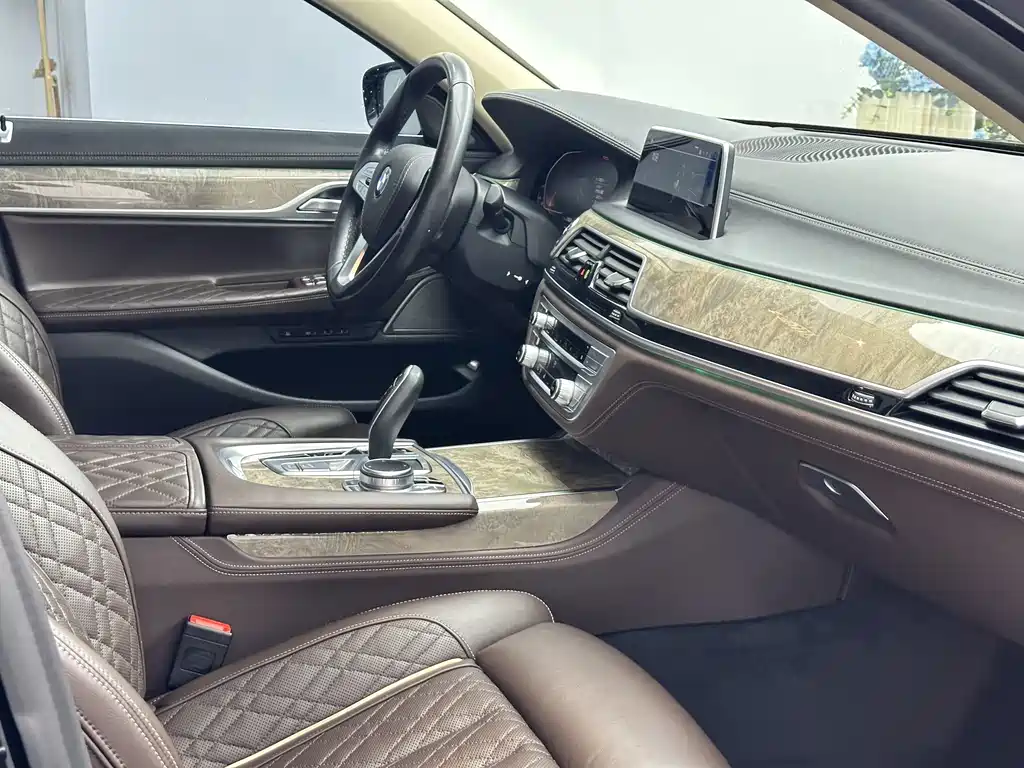 BMW 7 Series 2020 — фото 15