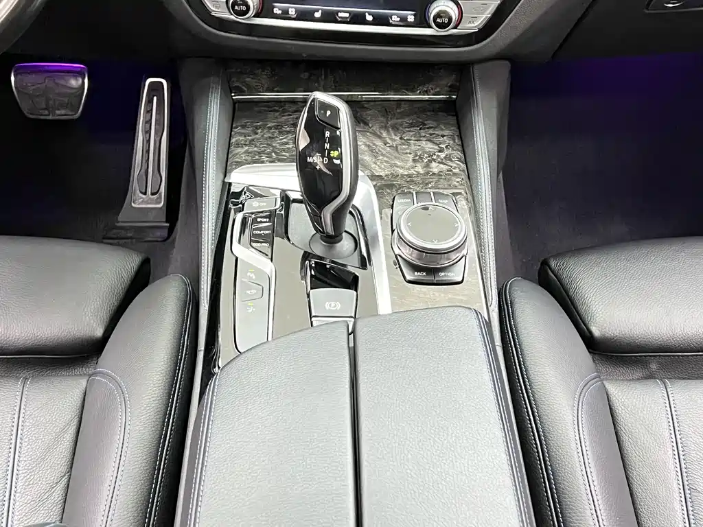 BMW 6 Series GT 2019 — фото 19