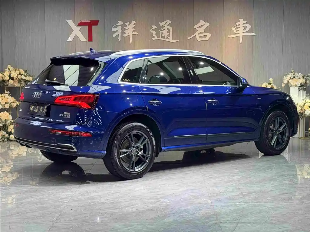 Audi Q5L 2019 — фото 18