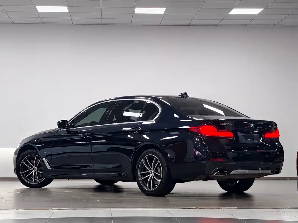 BMW 5 Series 2023
