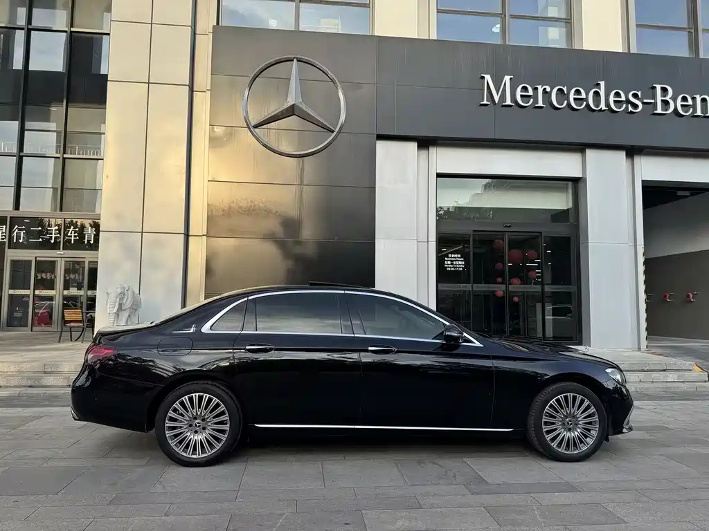 Mercedes-Benz E-Class 2022 — фото 19
