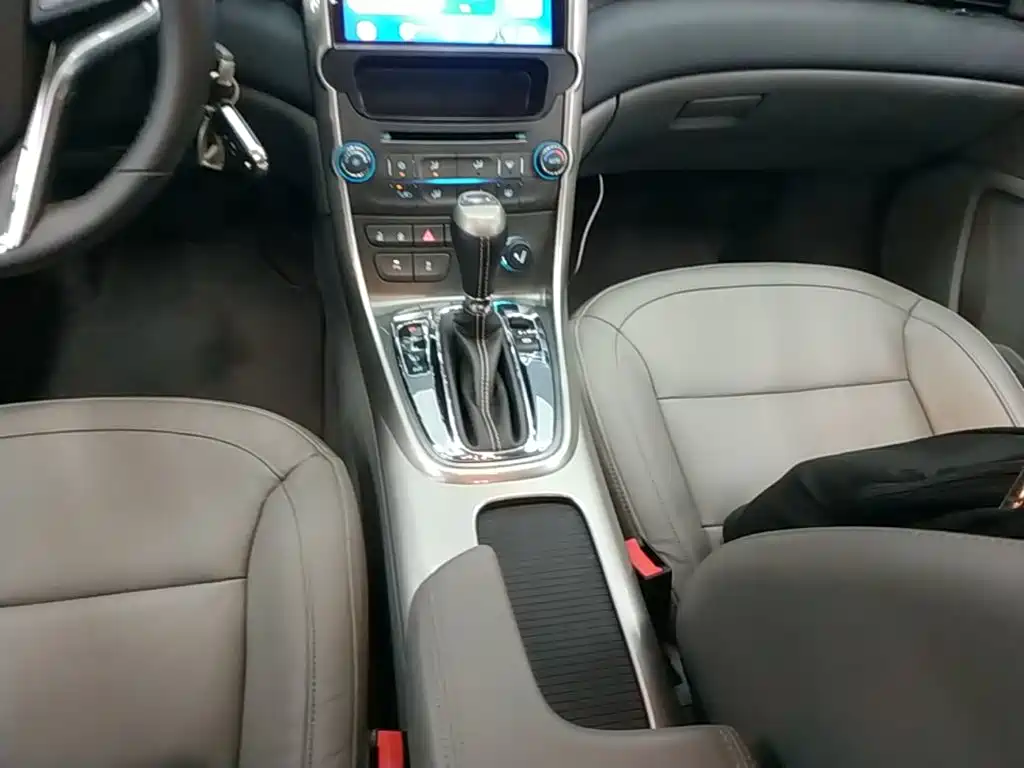 Chevrolet Malibu 2015 — фото 14
