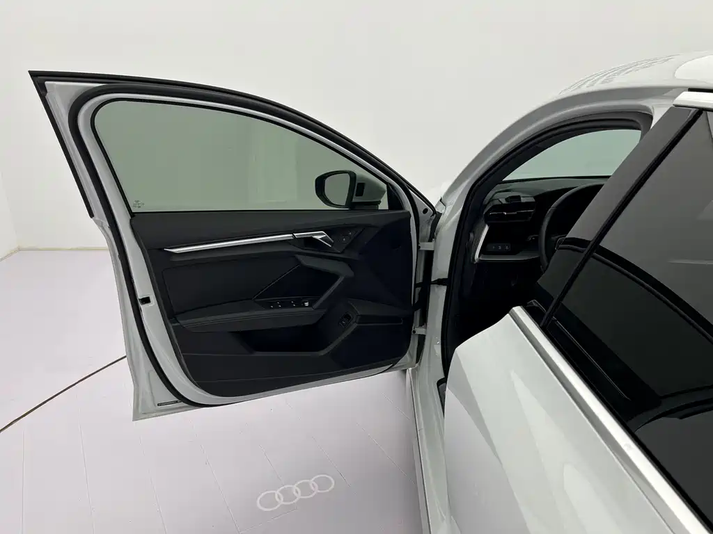 Audi A3 2023 — фото 22