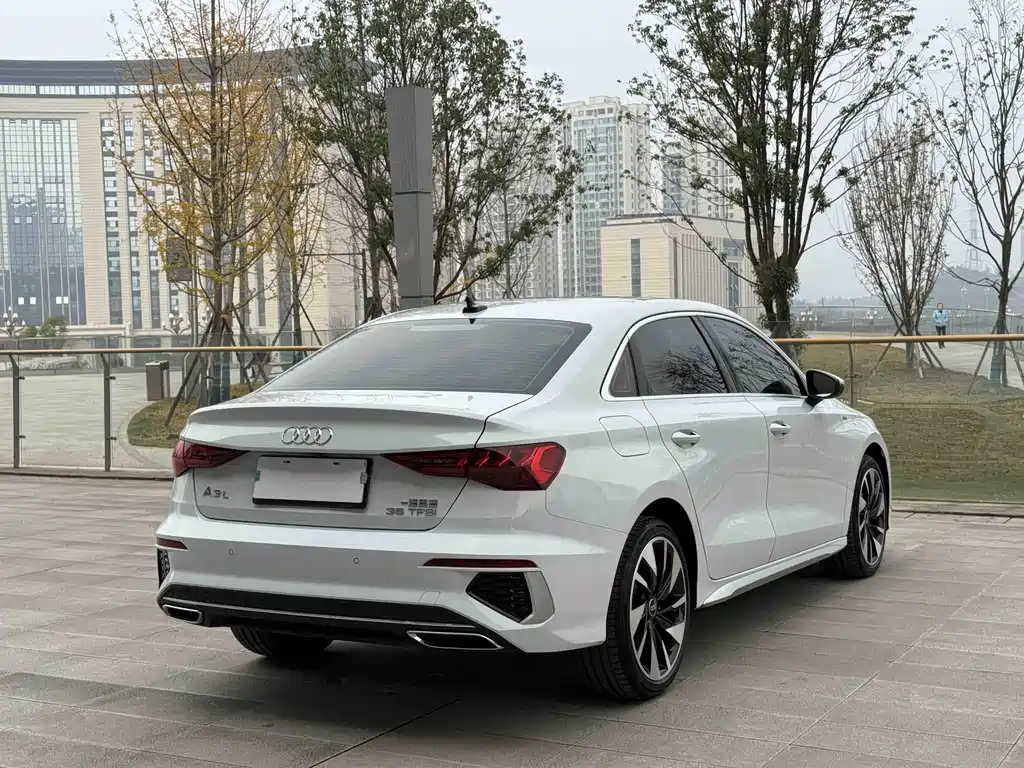 Audi A3 2024 — фото 21