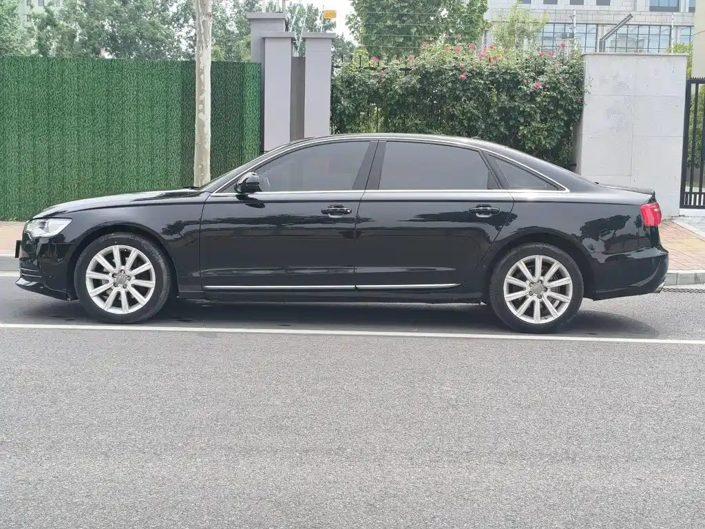 Audi A6L 2015 — фото 18
