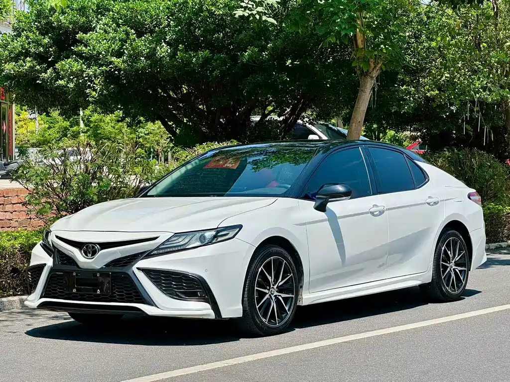 Toyota Camry 2021