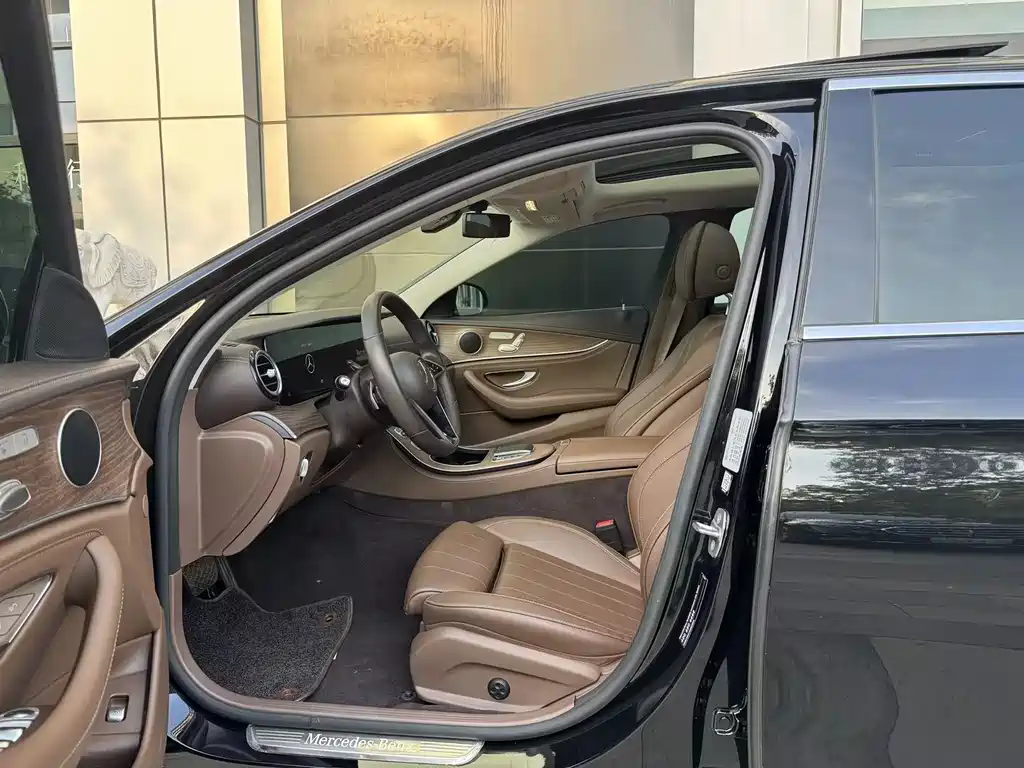 Mercedes-Benz E-Class 2022