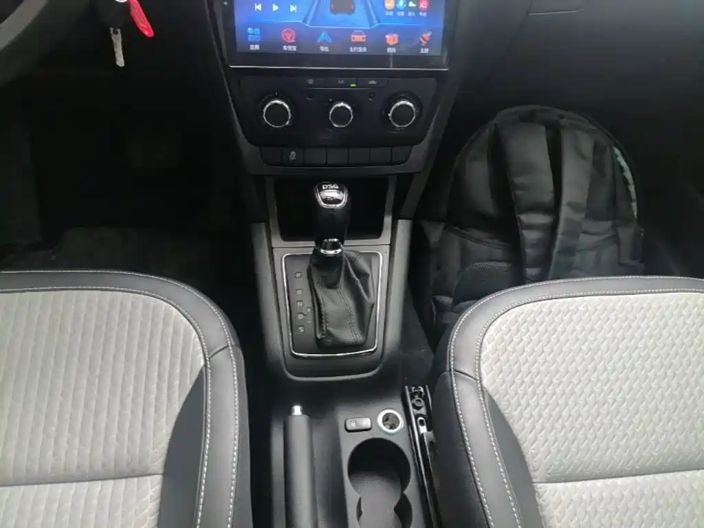 Skoda Yeti 2017 — фото 14