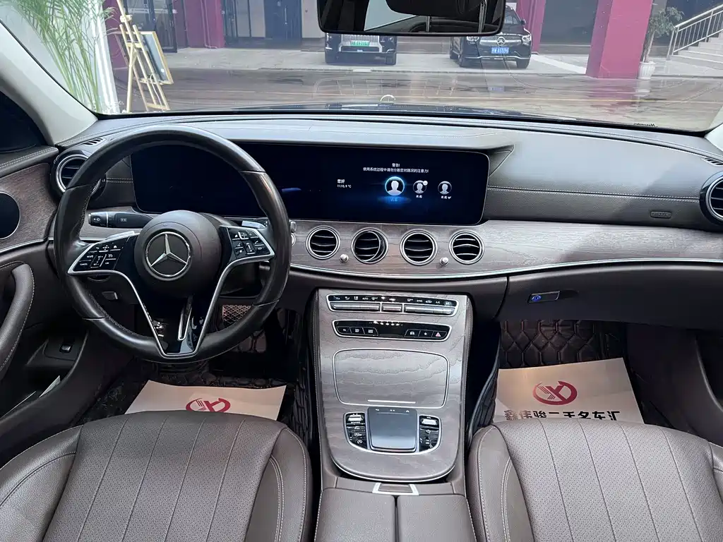 Mercedes-Benz E-Class 2023 — фото 6