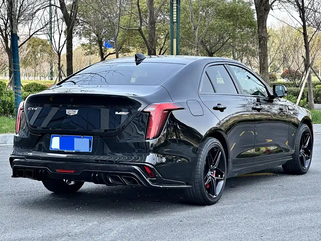 Cadillac CT4 2022 — фото 16