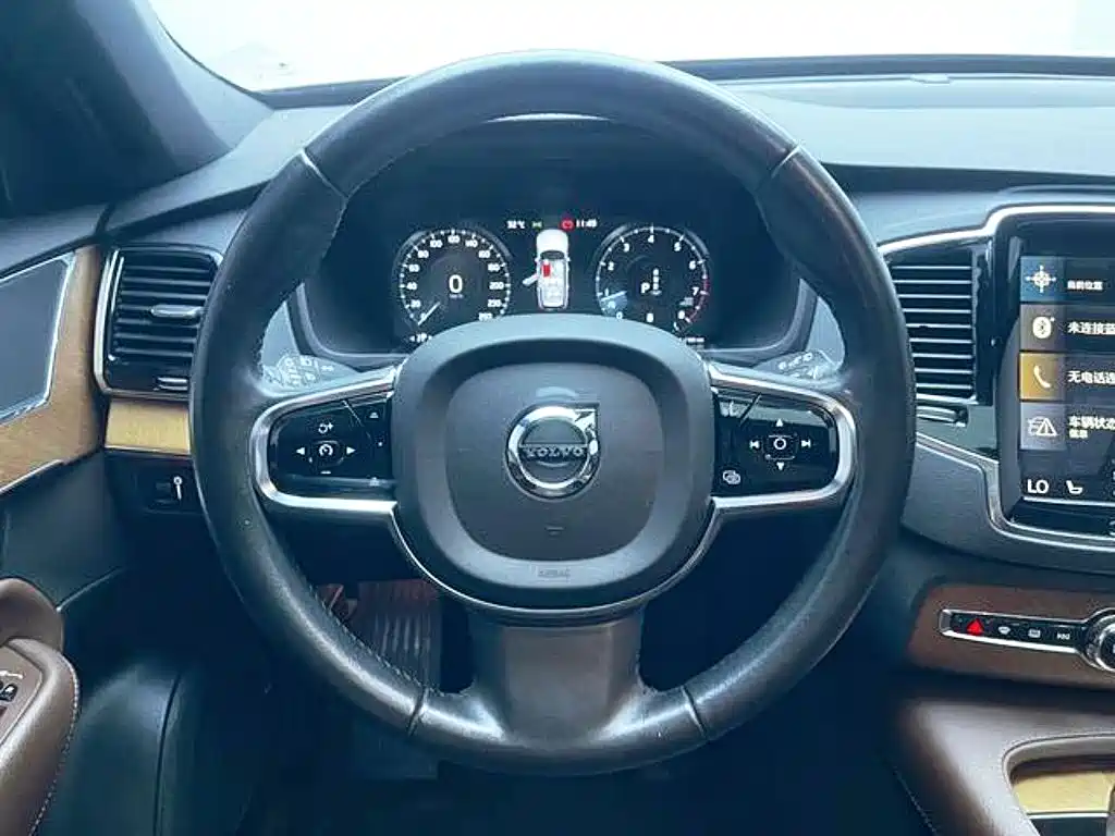 Volvo XC90 2022 — фото 5