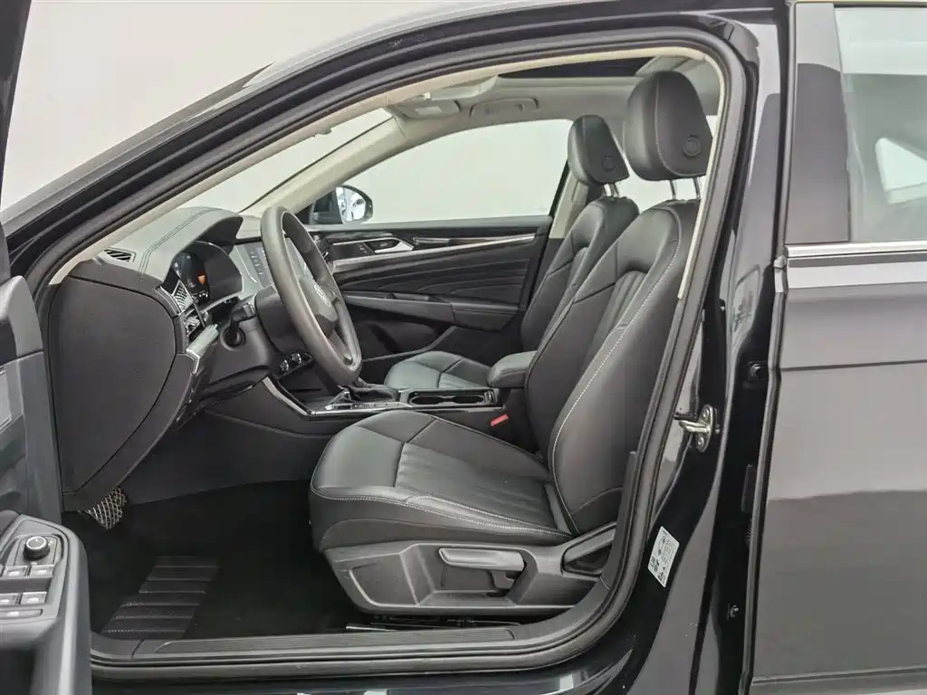 Volkswagen Passat 2023 — фото 10