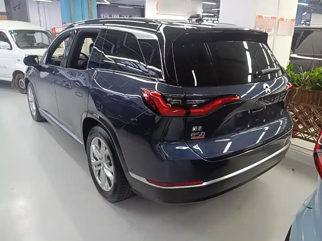 NIO ES8 2022