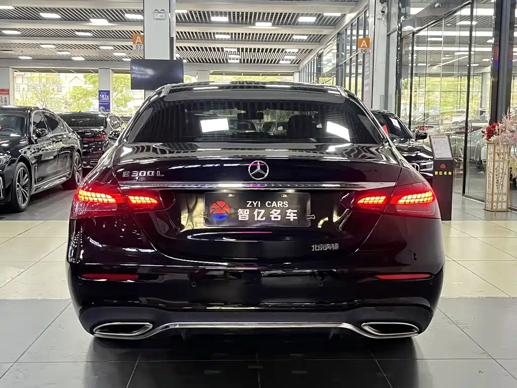 Mercedes-Benz E-Class 2023 — фото 8