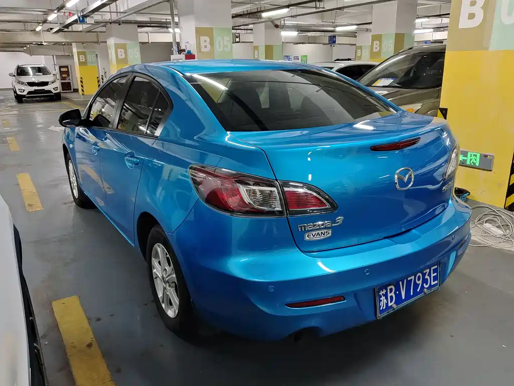 Mazda 3 Xingcheng 2013