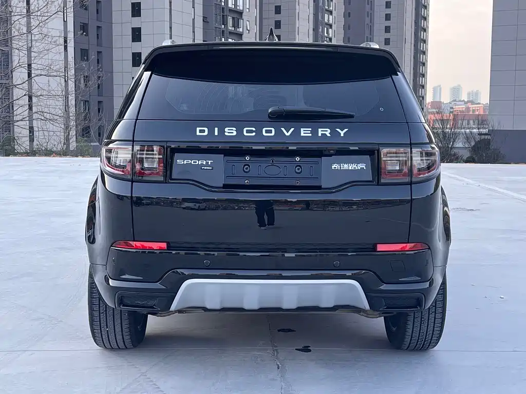 Land Rover Discovery Sport 2023 — фото 6