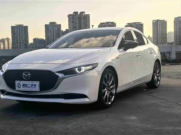 Mazda 3 Axela 2021 — фото 4