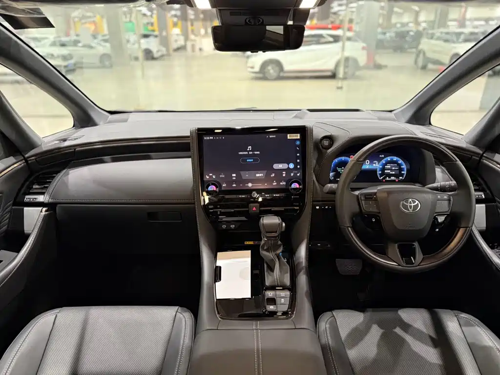 Toyota Alphard 2025 — фото 8
