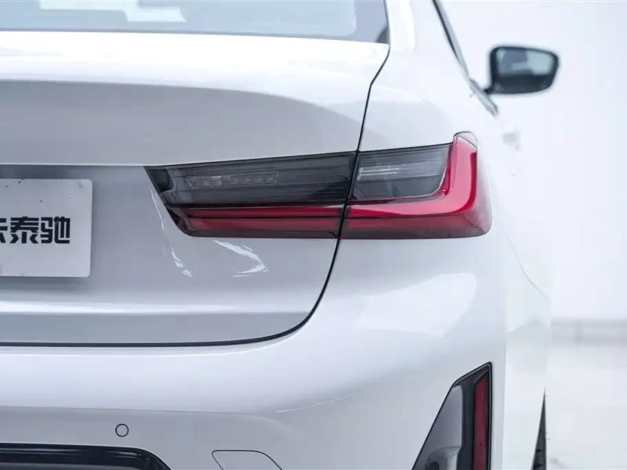 BMW 3 Series 2023 — фото 10