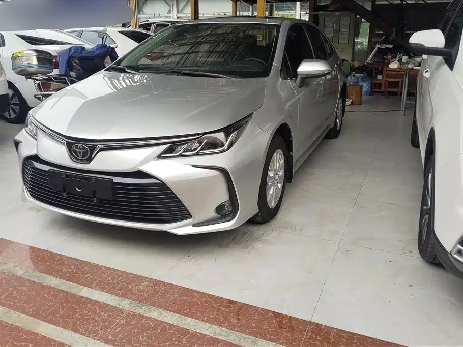 Toyota Corolla 2019 — фото 1