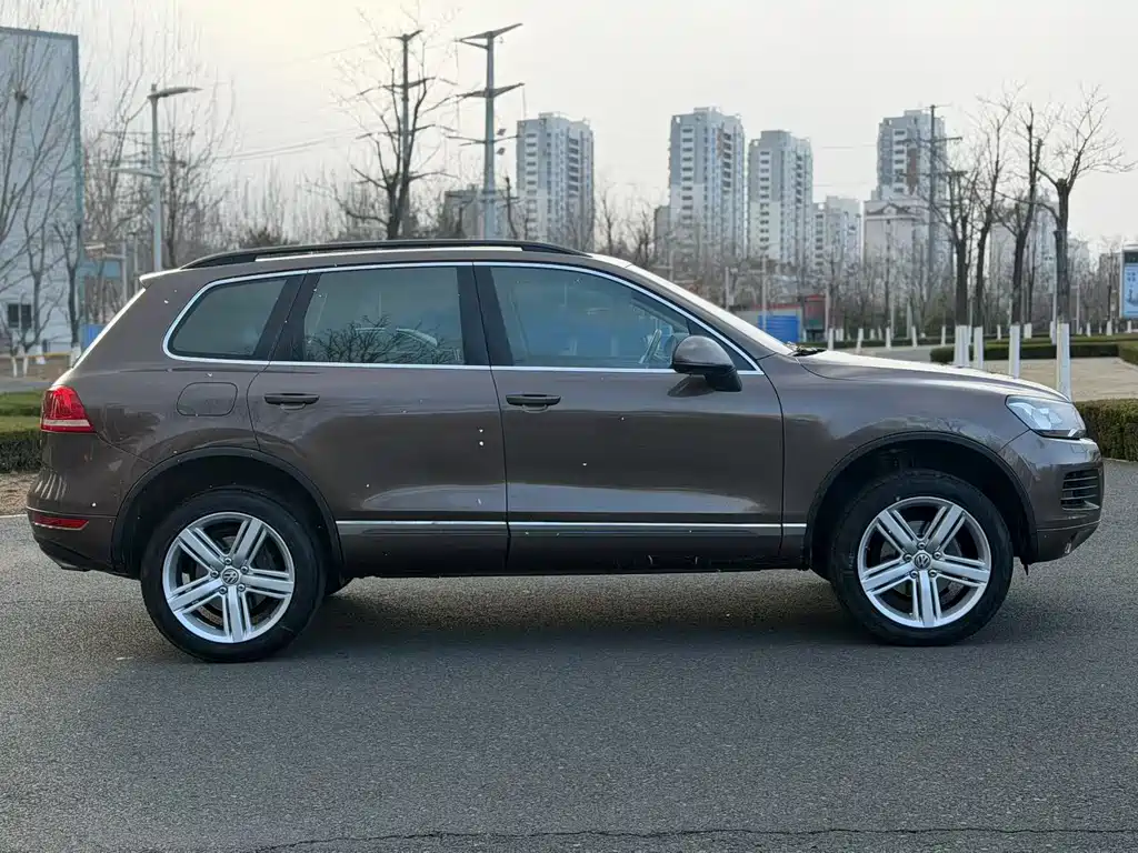 Volkswagen Touareg 2015 — фото 5