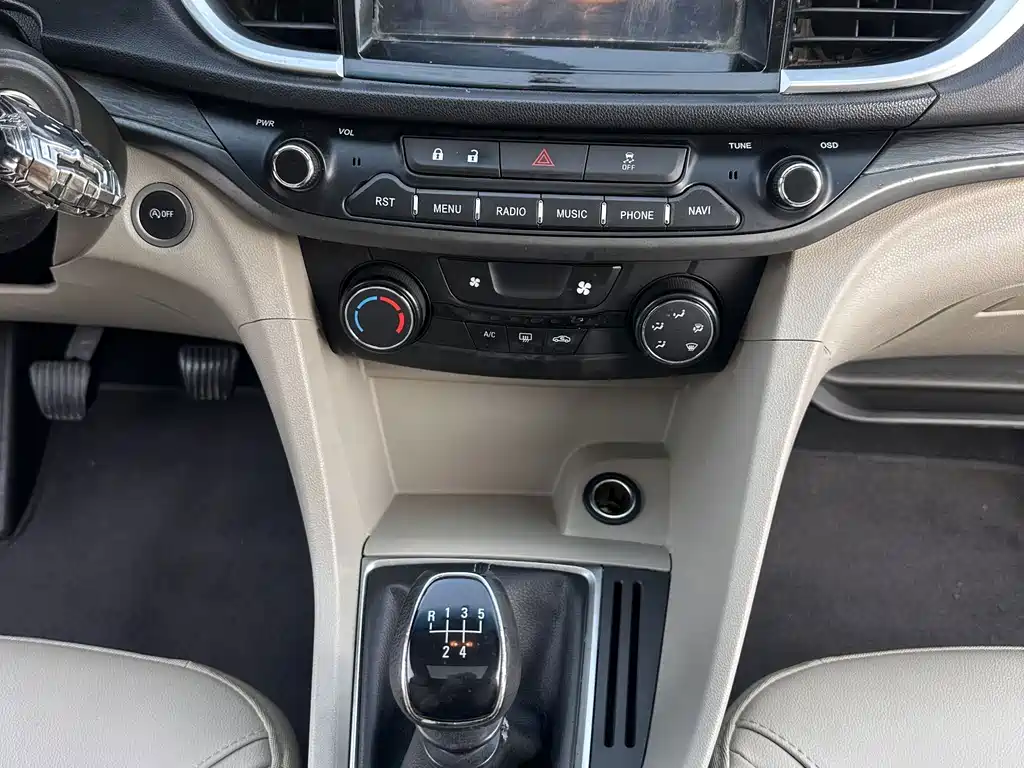 Buick Excelle 2017 — фото 17