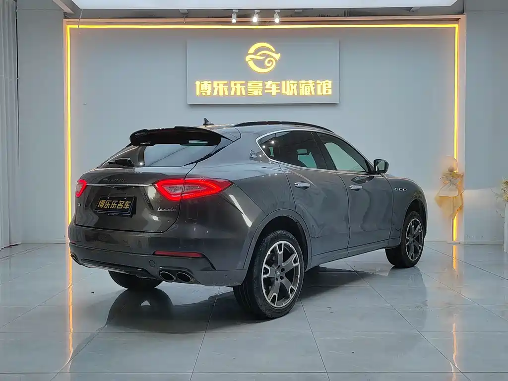 Maserati Levante 2018 — фото 18
