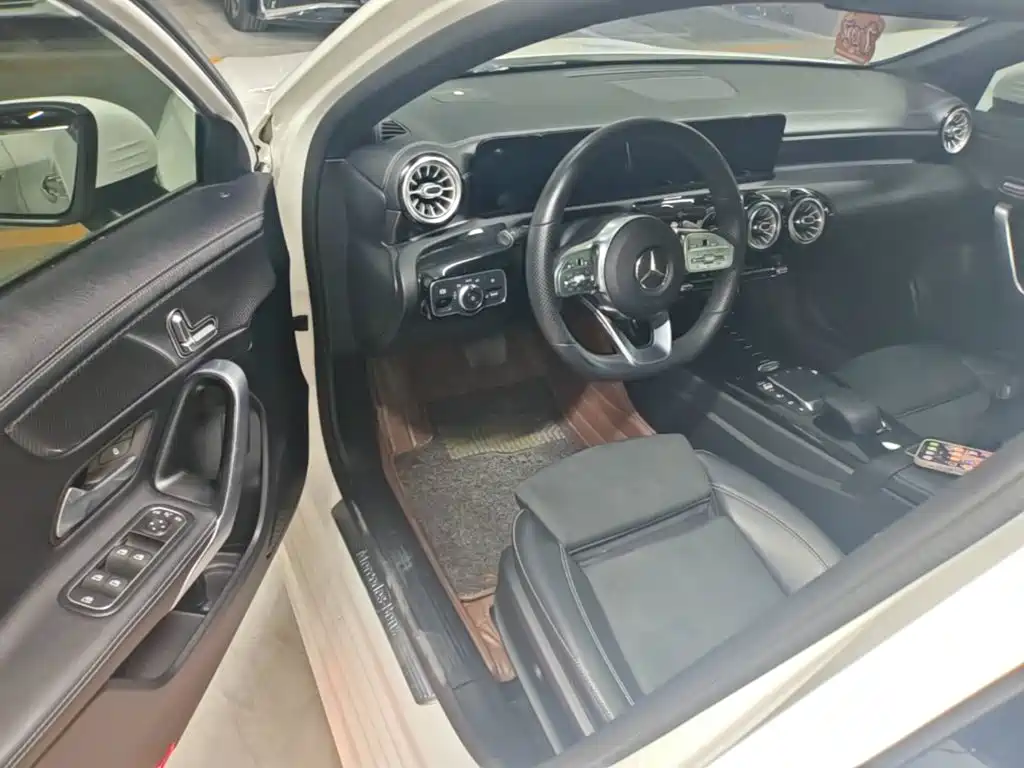 Mercedes-Benz A-Class 2020 — фото 16