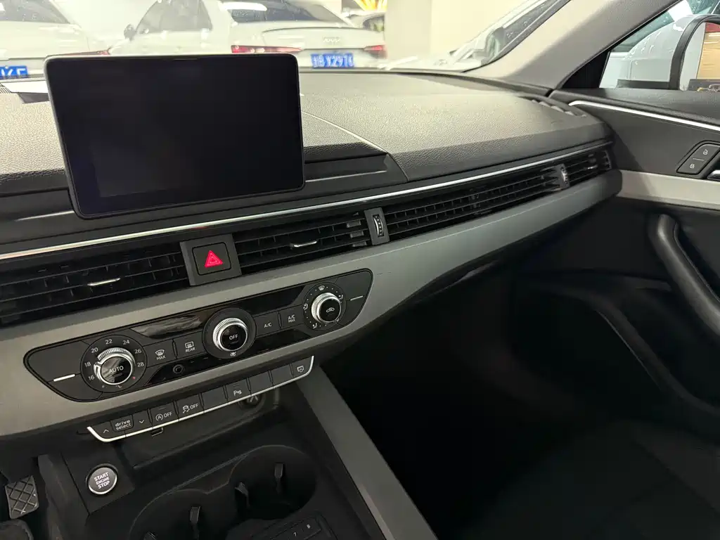 Audi A4L 2019