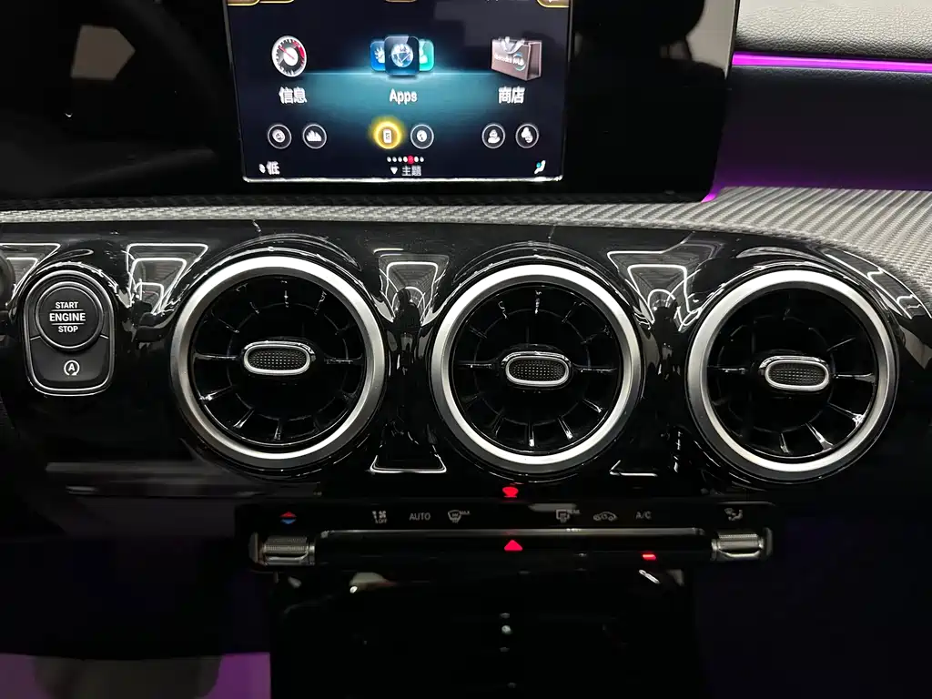 Mercedes-Benz A-Class 2022 — фото 13