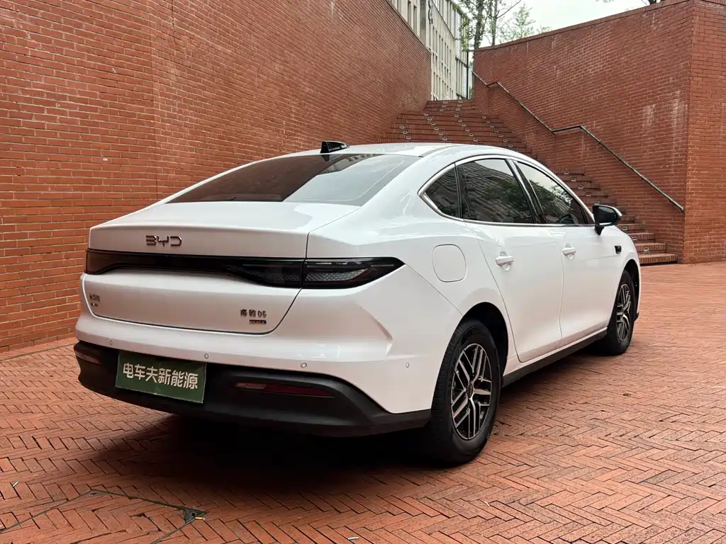 BYD Seal 05 DM-i 2025 — фото 5