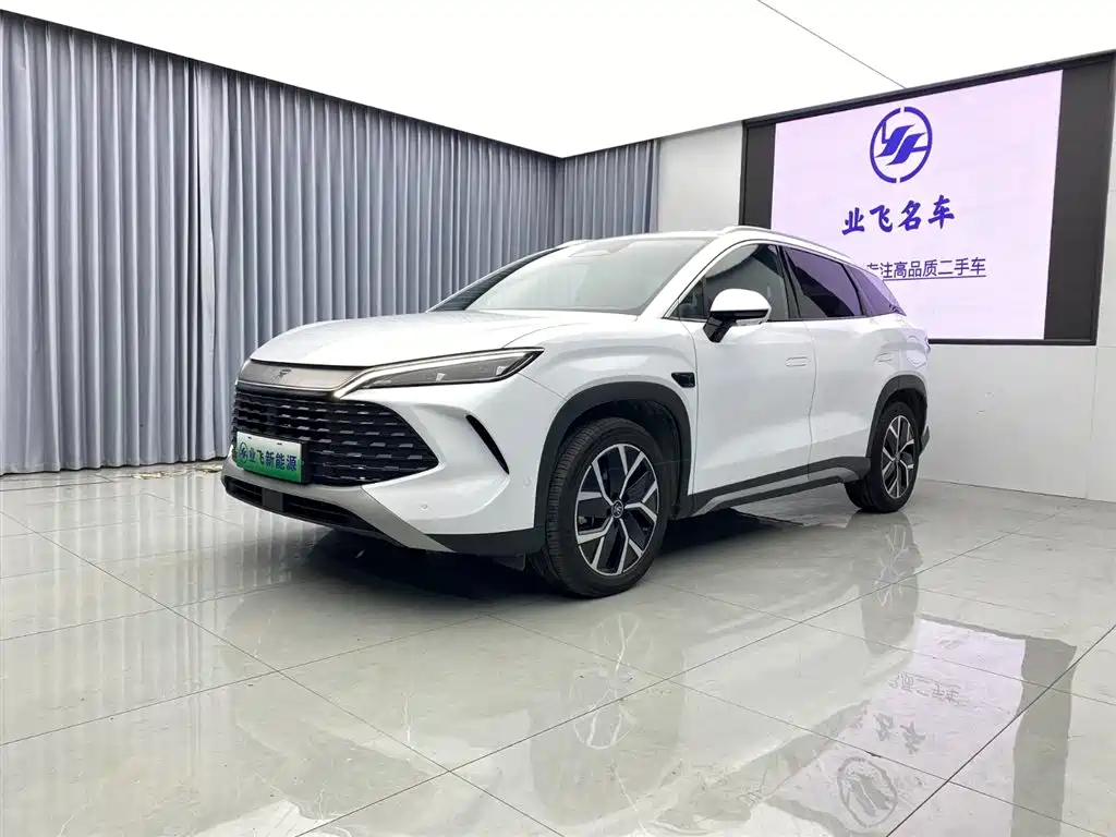 BYD L DM-i 2025