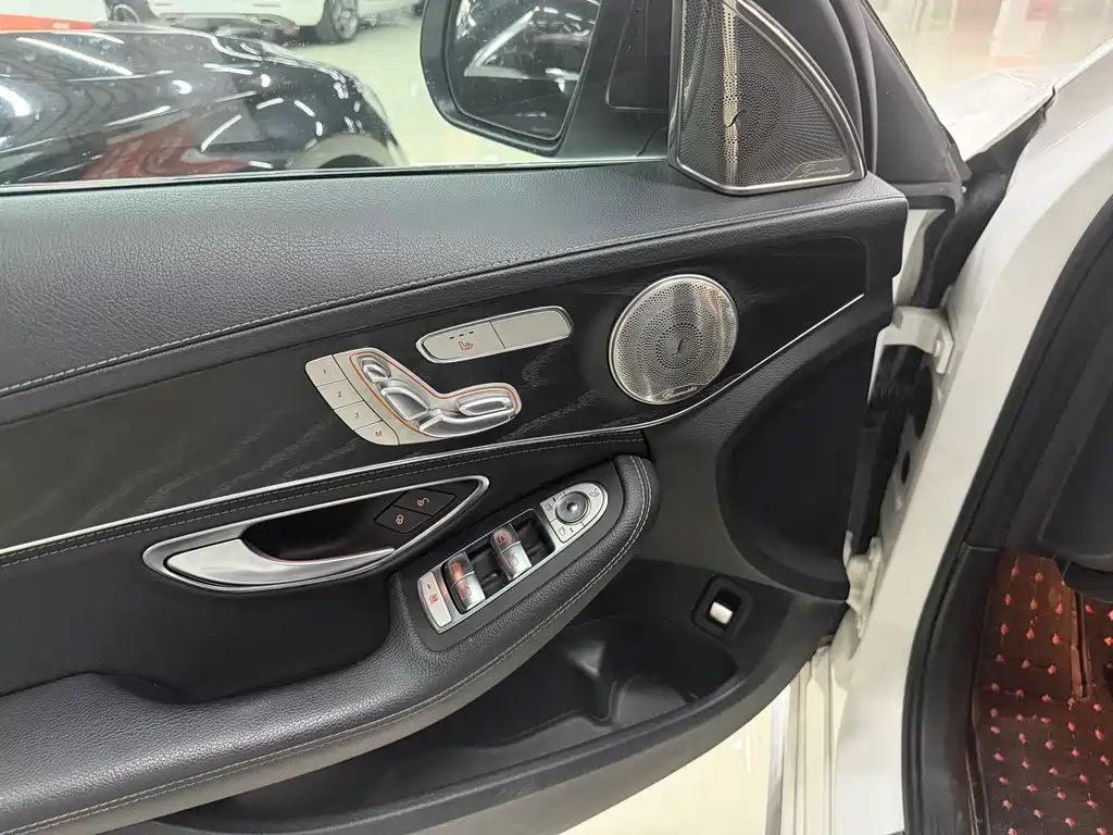 Mercedes-Benz C-Class 2022