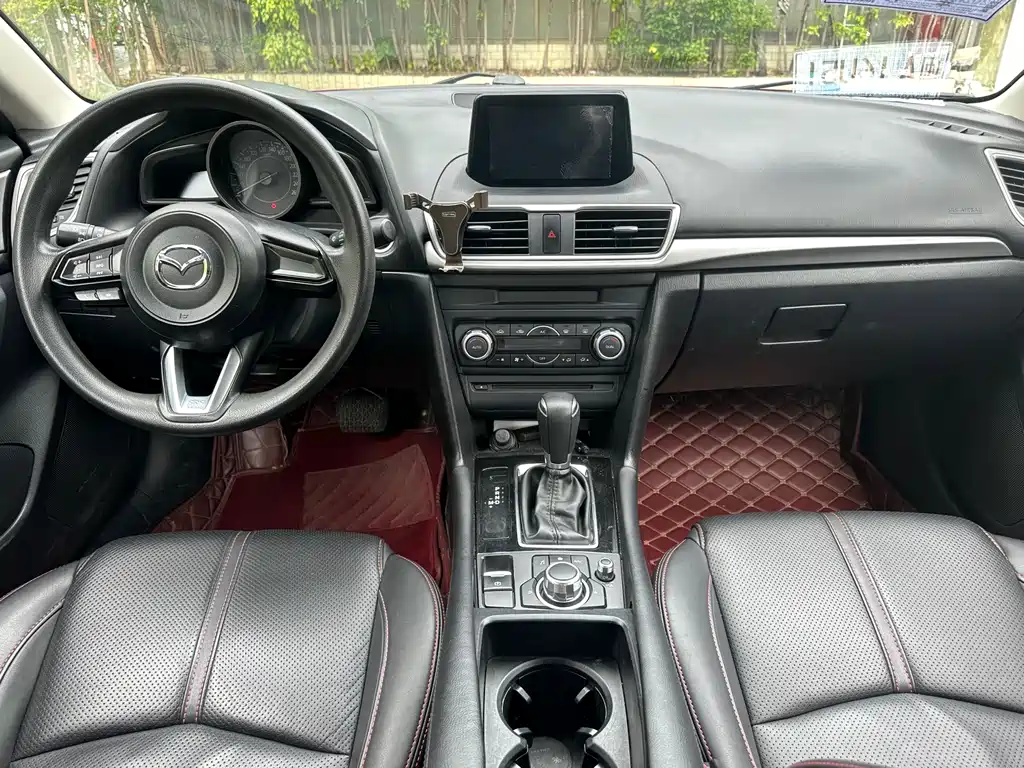 Mazda 3 Axela 2019 — фото 5