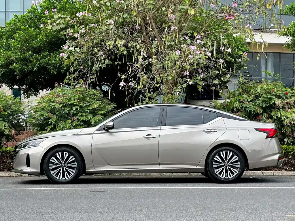 Nissan Teana 2023