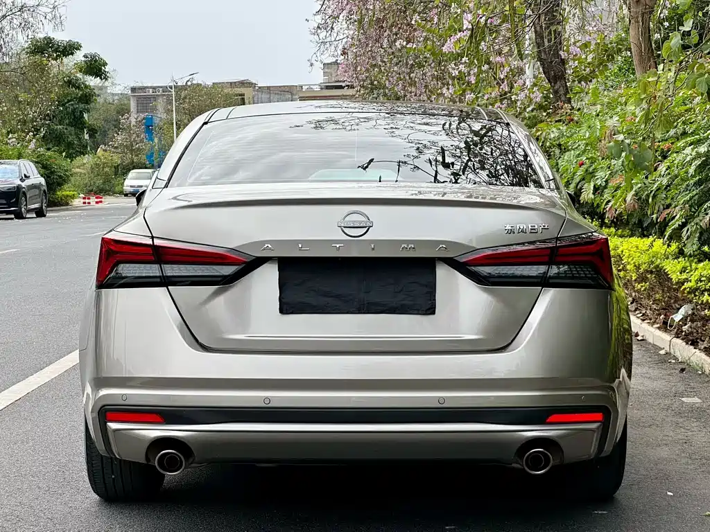 Nissan Teana 2023