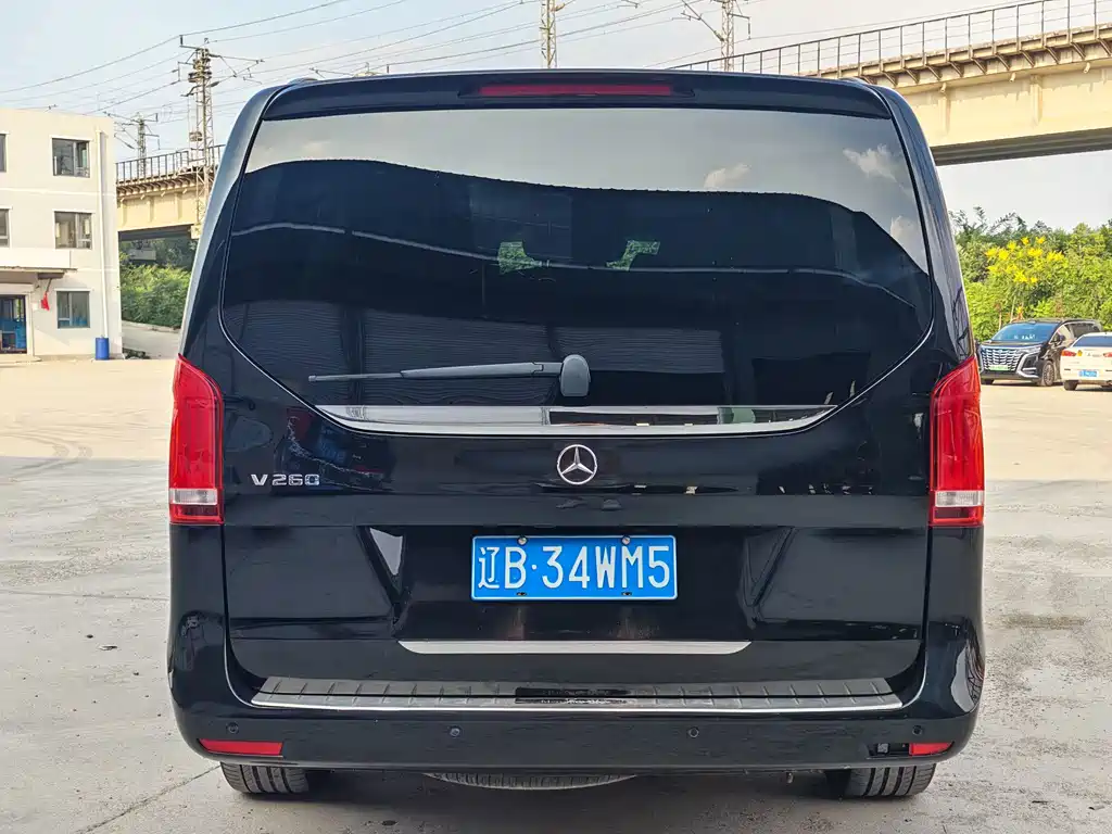 Mercedes-Benz V-Class 2020 — фото 13