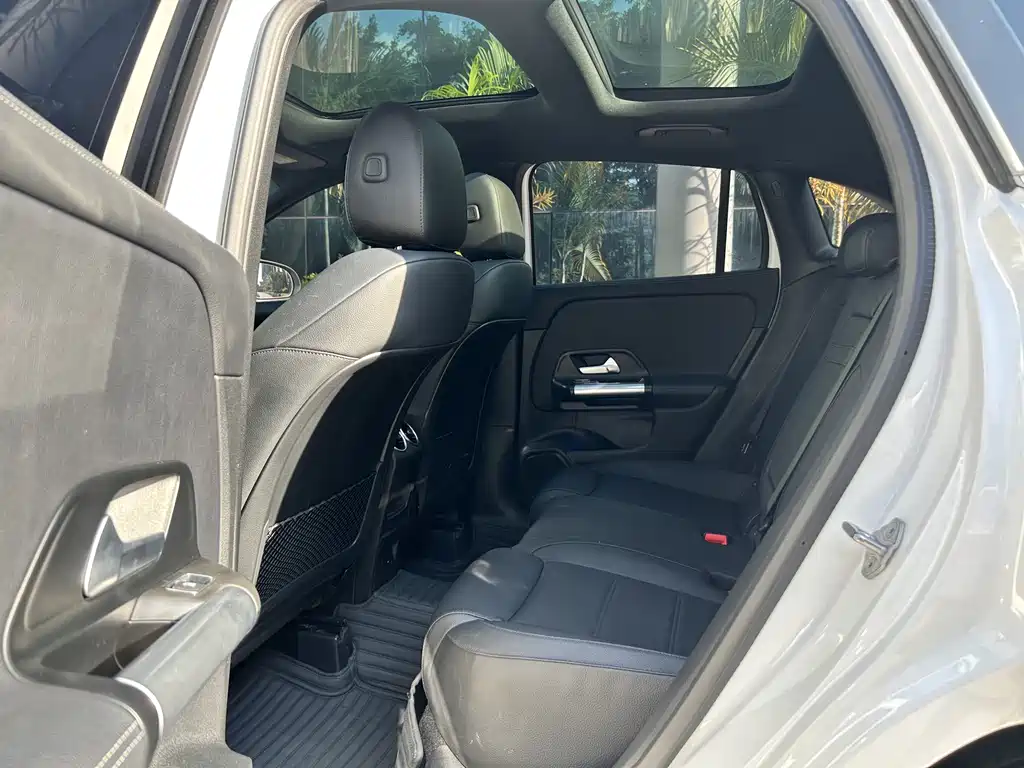 Mercedes-Benz GLA 2023 — фото 7