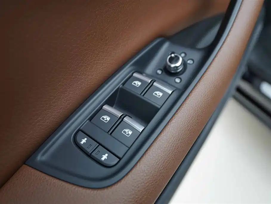 Audi Q7 New Energy 2020 — фото 11
