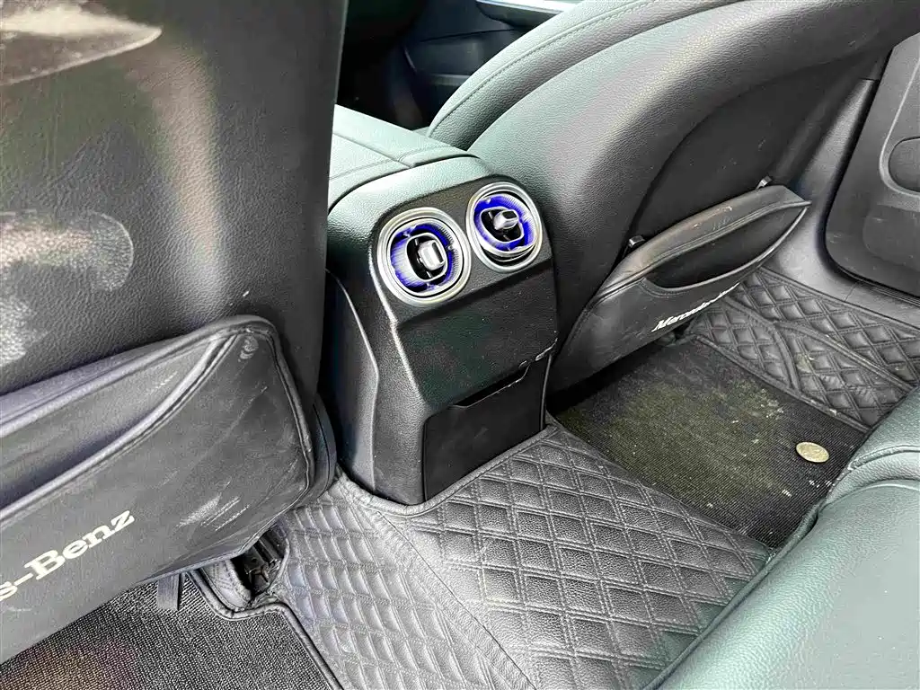 Mercedes-Benz C-Class 2023 — фото 13