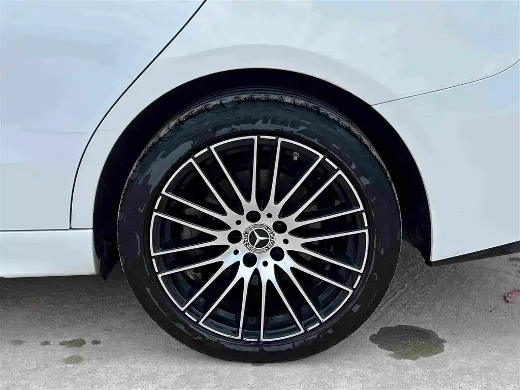 Mercedes-Benz C-Class 2023 — фото 17