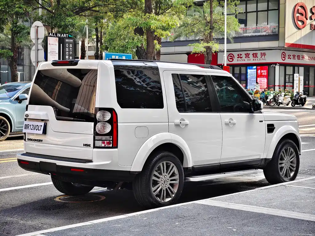 Land Rover Discovery 2014 — фото 7