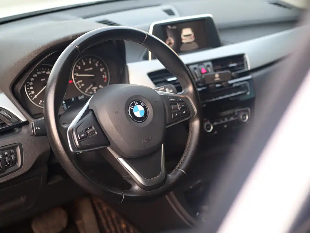 BMW X1 2017 — фото 17