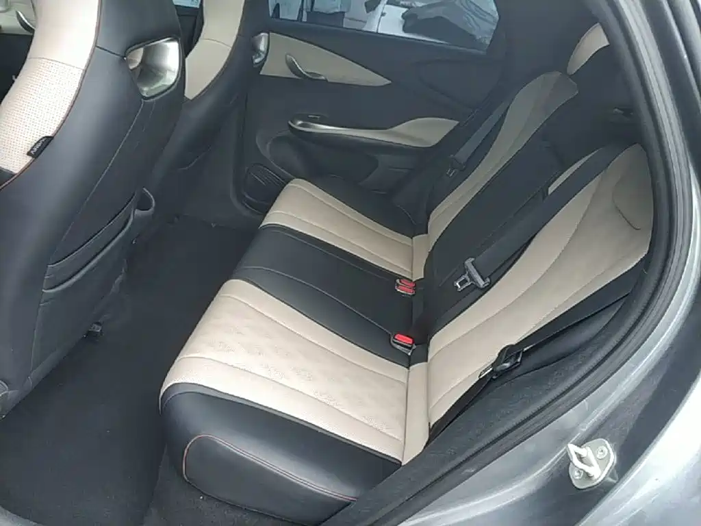 BYD Dolphin 2023 — фото 17