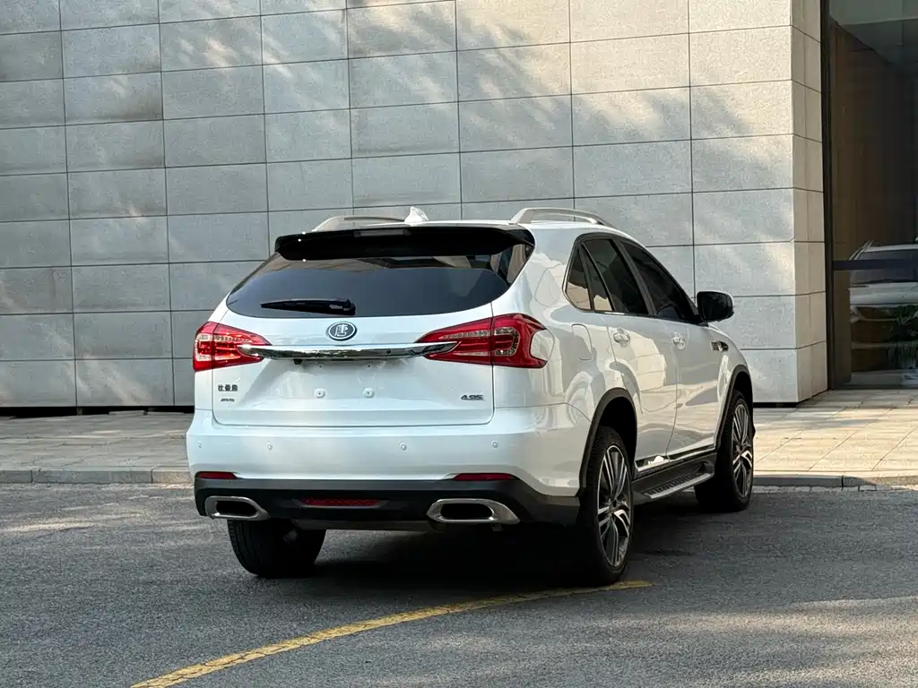 BYD Tang New Energy 2017 — фото 19