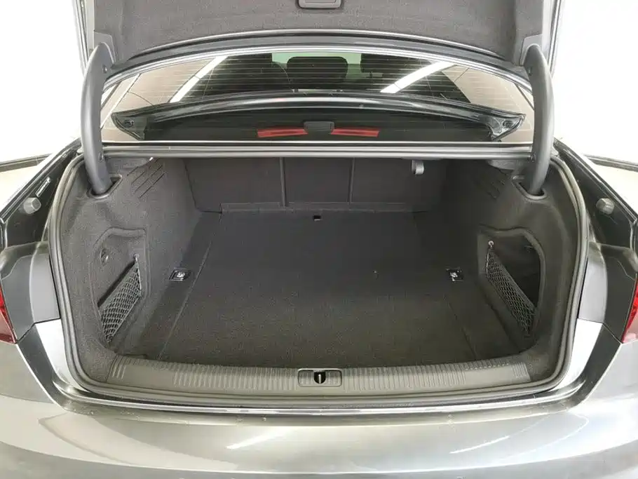 Audi A4L 2023