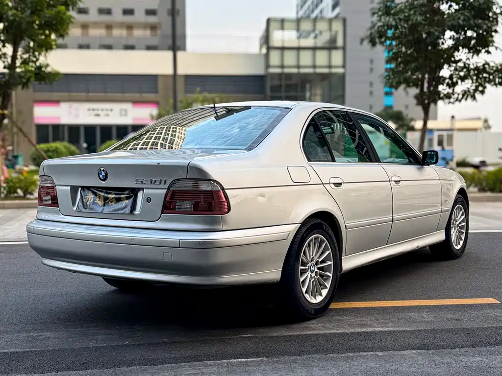 BMW 5 Series 2002 — фото 6