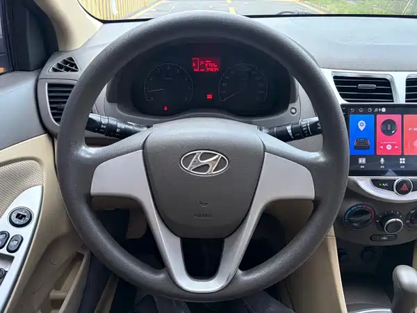 Hyundai Accent 2011