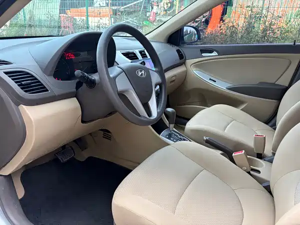Hyundai Accent 2011